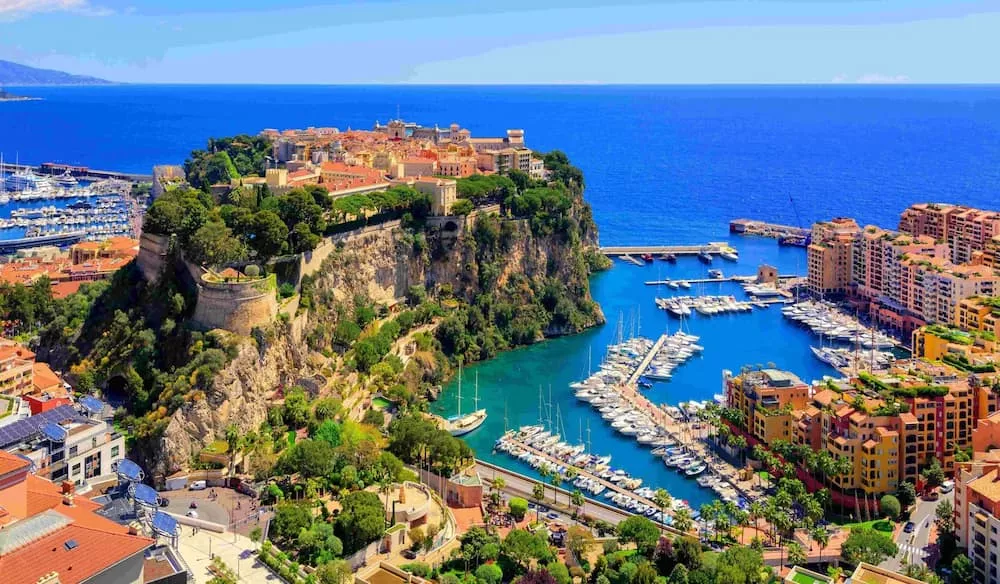 Vue aérienne de Monaco et la Côte d'Azur